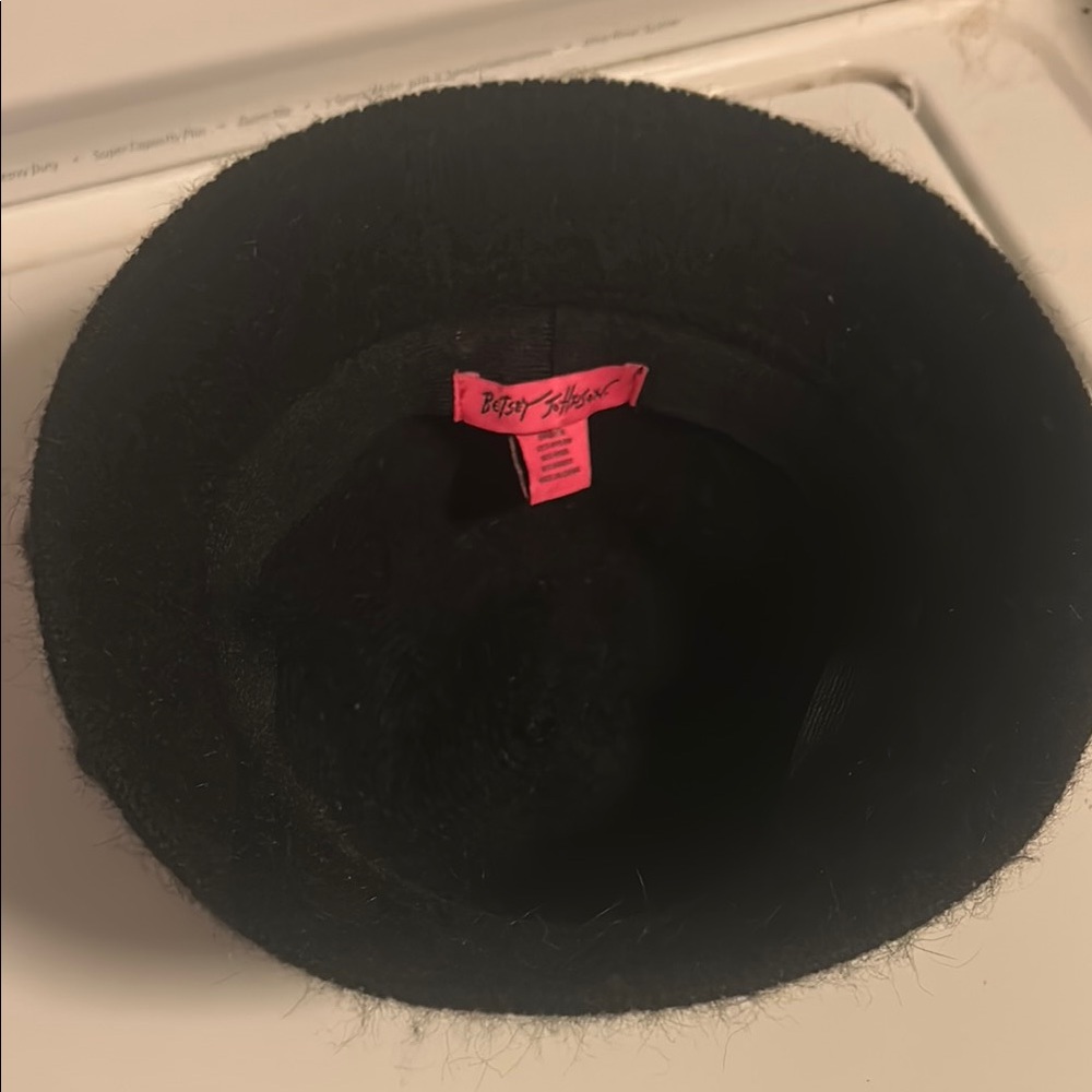 Elegant Black and Pink Women's Hat - Picture 2 of 2